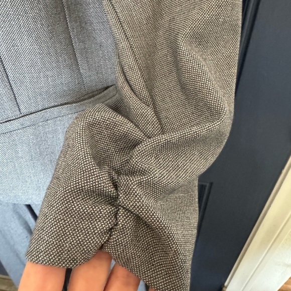 Amanda + Chelsea Blue Gray Feminine Suit Blazer & Pants Sz 12 & 14 Near New! - Picture 6 of 9
